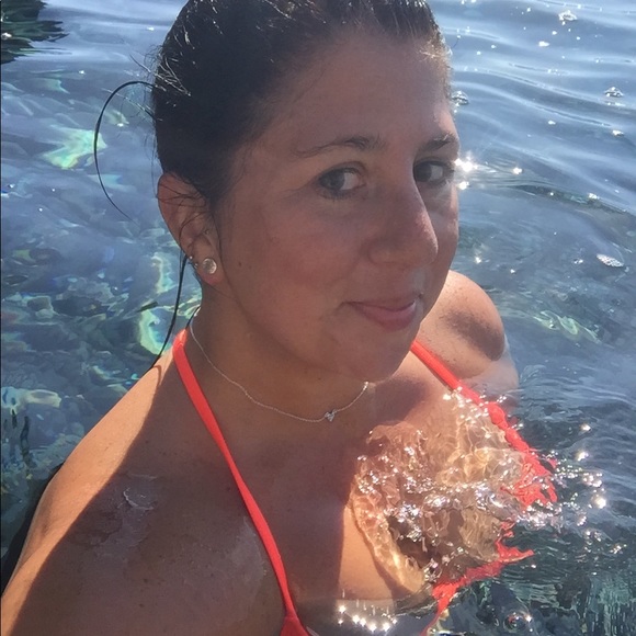 Meet your Posher, Jennifer - Picture 3 of 5